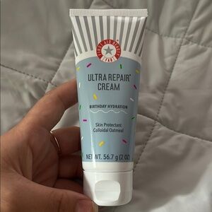 First Aid Beauty Blue and White Moisturizer Ultra Repair Cream